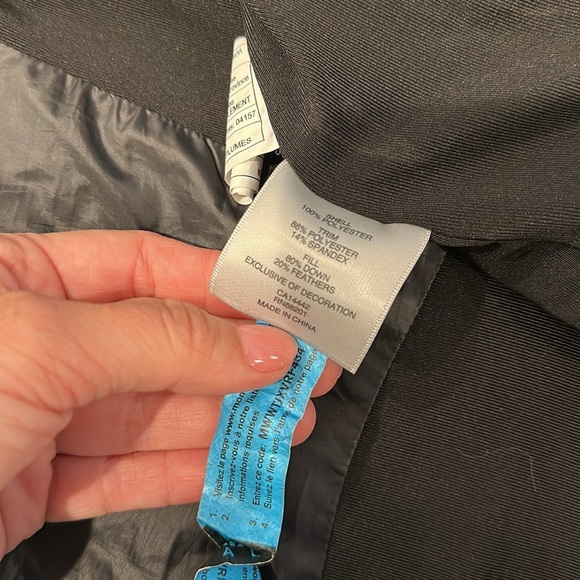 Mondetta Black Puffer Vest Asymmetrical Collar Gray Stripes Yoga Running small - Picture 5 of 6